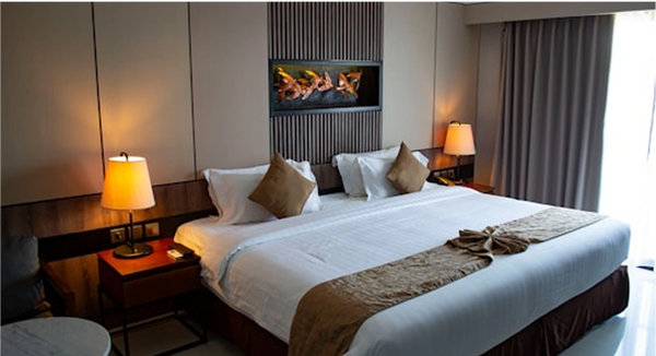 Motels & Hotels
